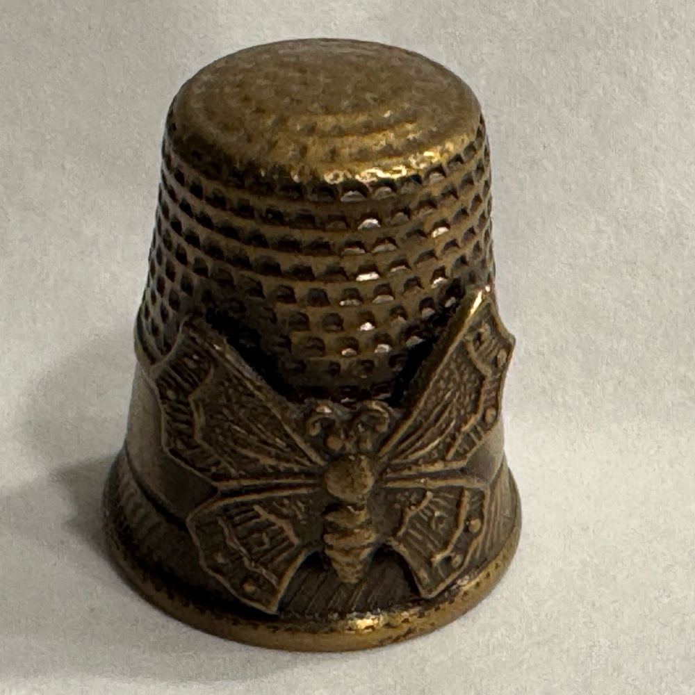 🌷Vintage Bronze Tone Butterfly Thimble
